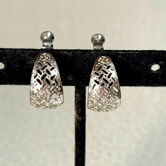 Vintage Napier lacey silver tone screw clip hoop earrings (596) - Picture 1 of 5